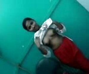 বড় বাংলাচুদাচুদি দেখান সুন্দরী মহিলা